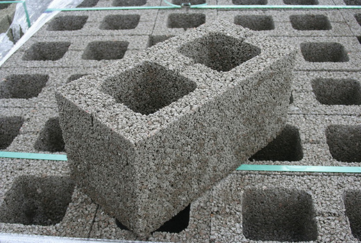 Строение из керамзитобетонных блоков 