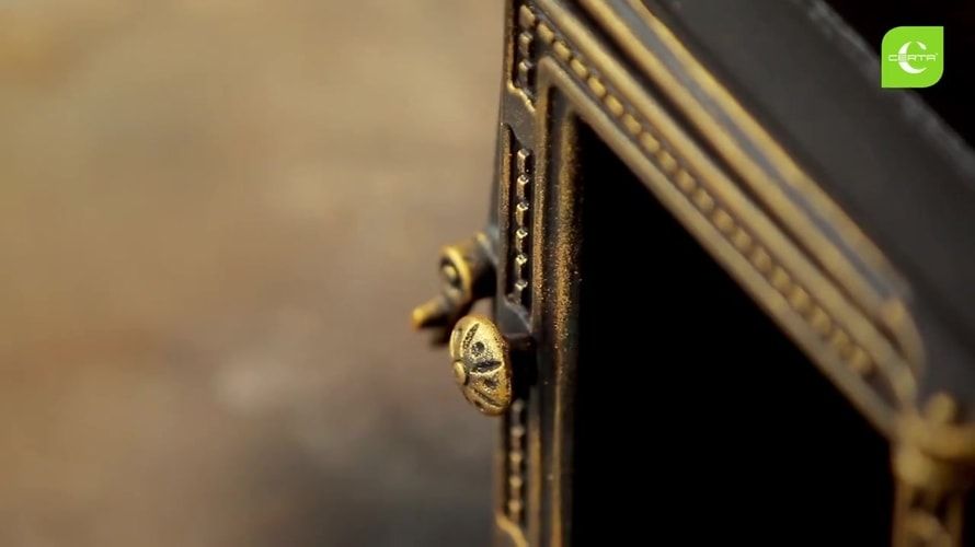 Дверца печи запатинированная термопатиной Церта золотого цвета