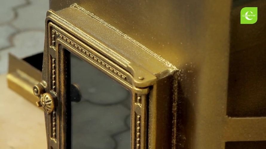 Дверца печи, покрашенная золотой термоэмалью Церта