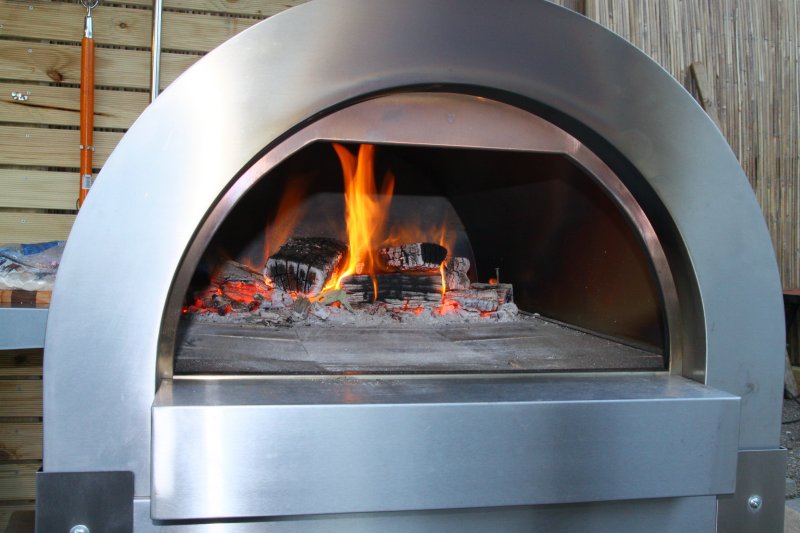 Дровяная металлическая печь для пиццы