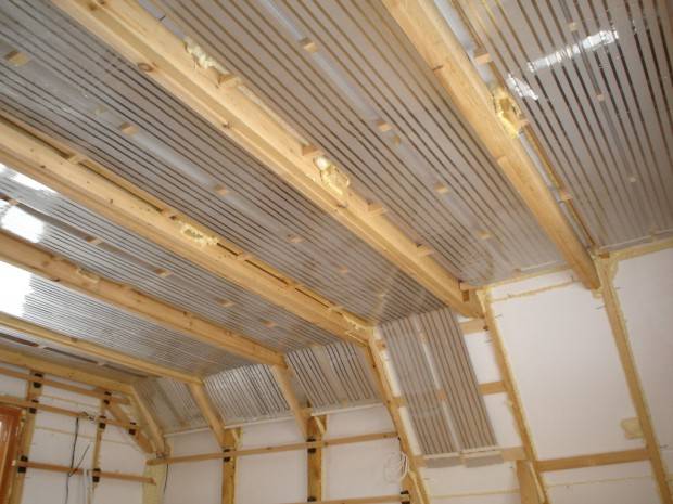 Как сделать теплый потолок в деревянном доме