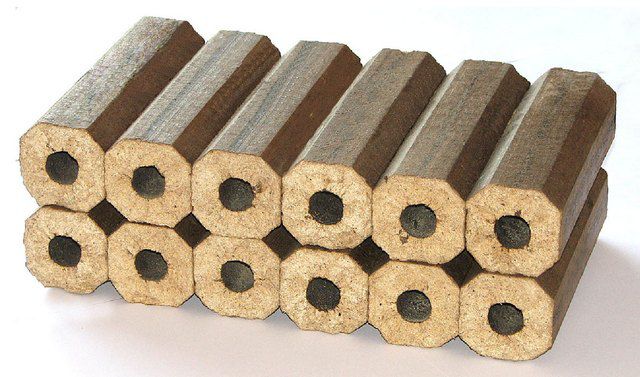 Продукт переработки отходов древесины - брикеты или "евродрова"