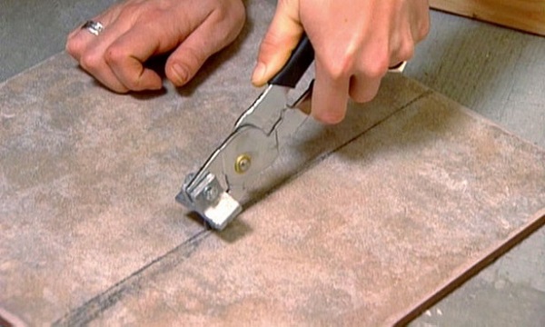 Использование стеклореза для разрезки керамического гранита